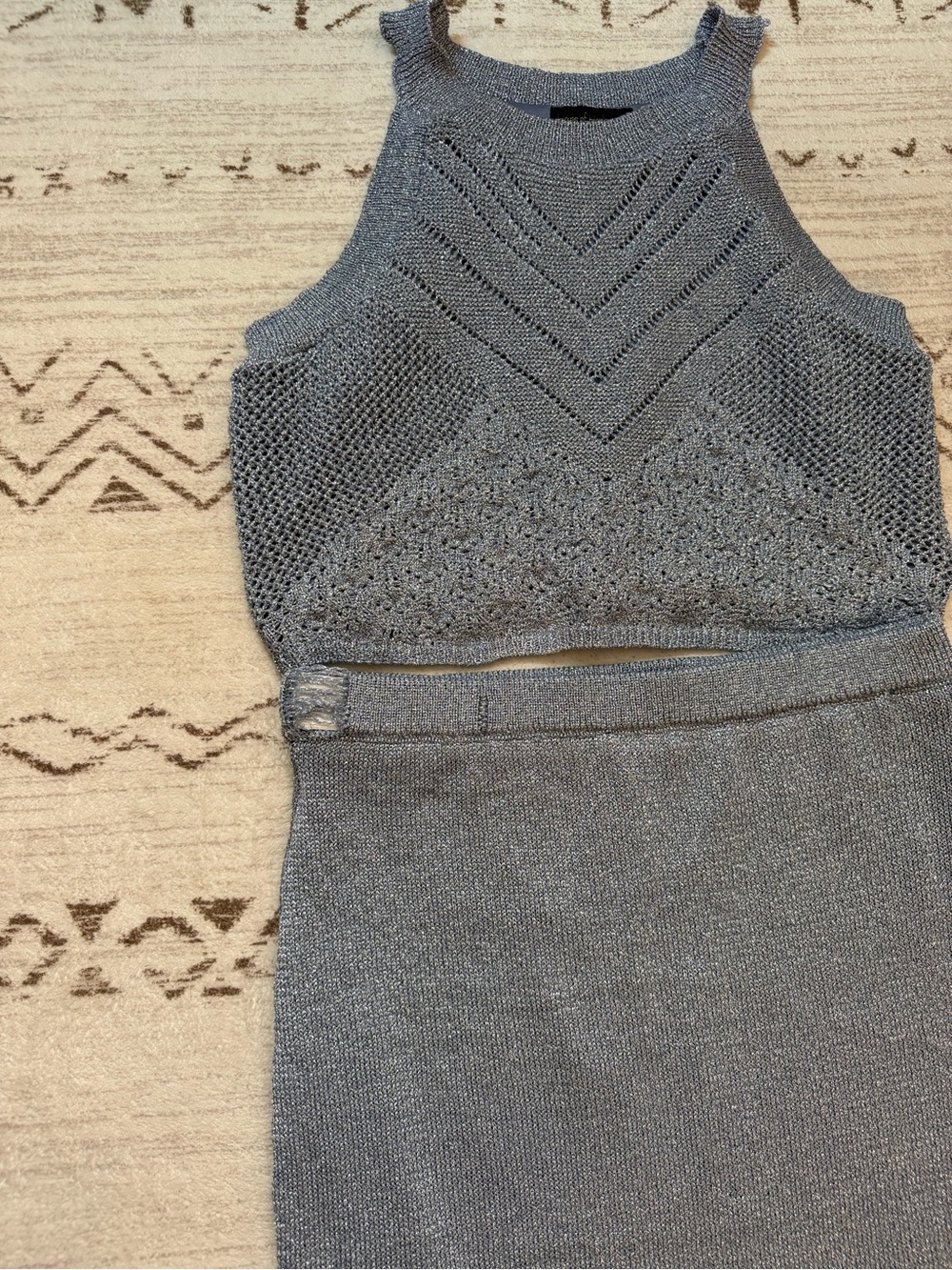 House of Harlow 1960 Light Gray Knit Cropped Tank and skirt - Picture 11 of 13